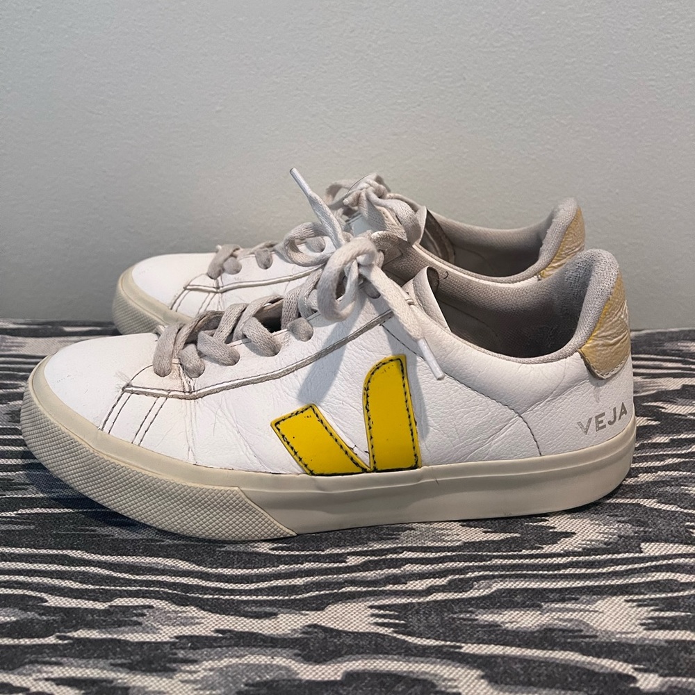 Veja Campo Sneakers- Well Loved